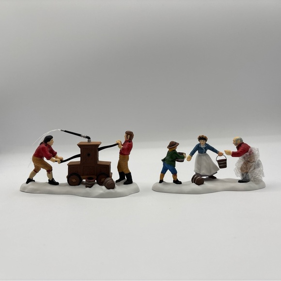 Department 56 1998 New England Village Volunteer Firefighters Set Of 2 56635 - Picture 1 of 12